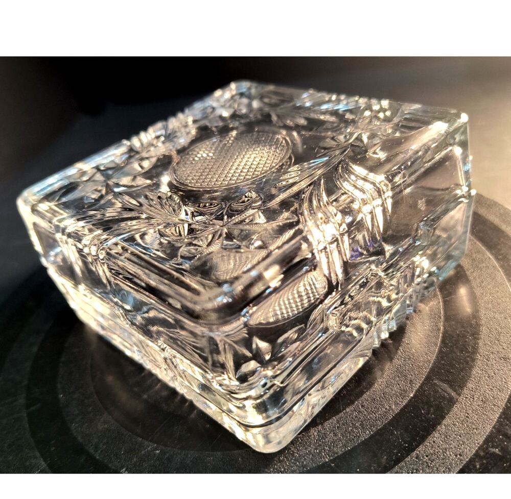 194224. Vintage Square Pocket Glass Jewelry Box